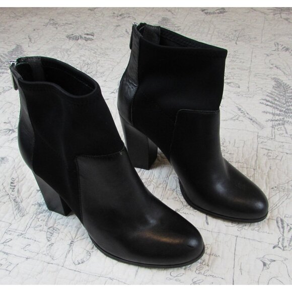EUC Adrienne Vittadini Women's Ratti Stretch Booties Black womens size 9M - Picture 7 of 10